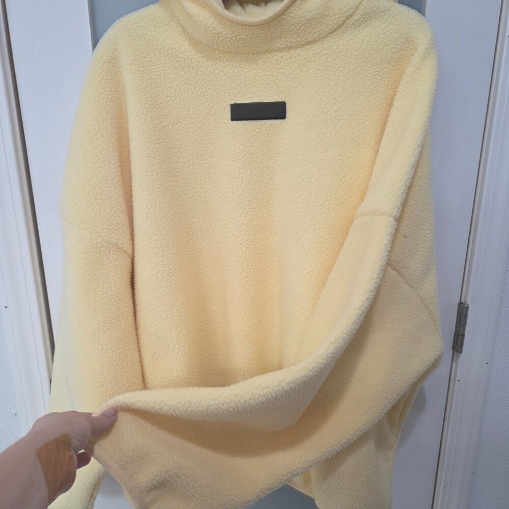 ESSENTIALS Fear of God Hoodie Yellow Sherpa Fleece Pullover β Size L β Oversized - Picture 7 of 15